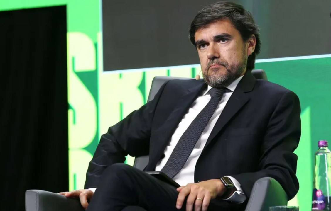Miguel Almeida, CEO da Nos, anuncia corte no investimento móvel