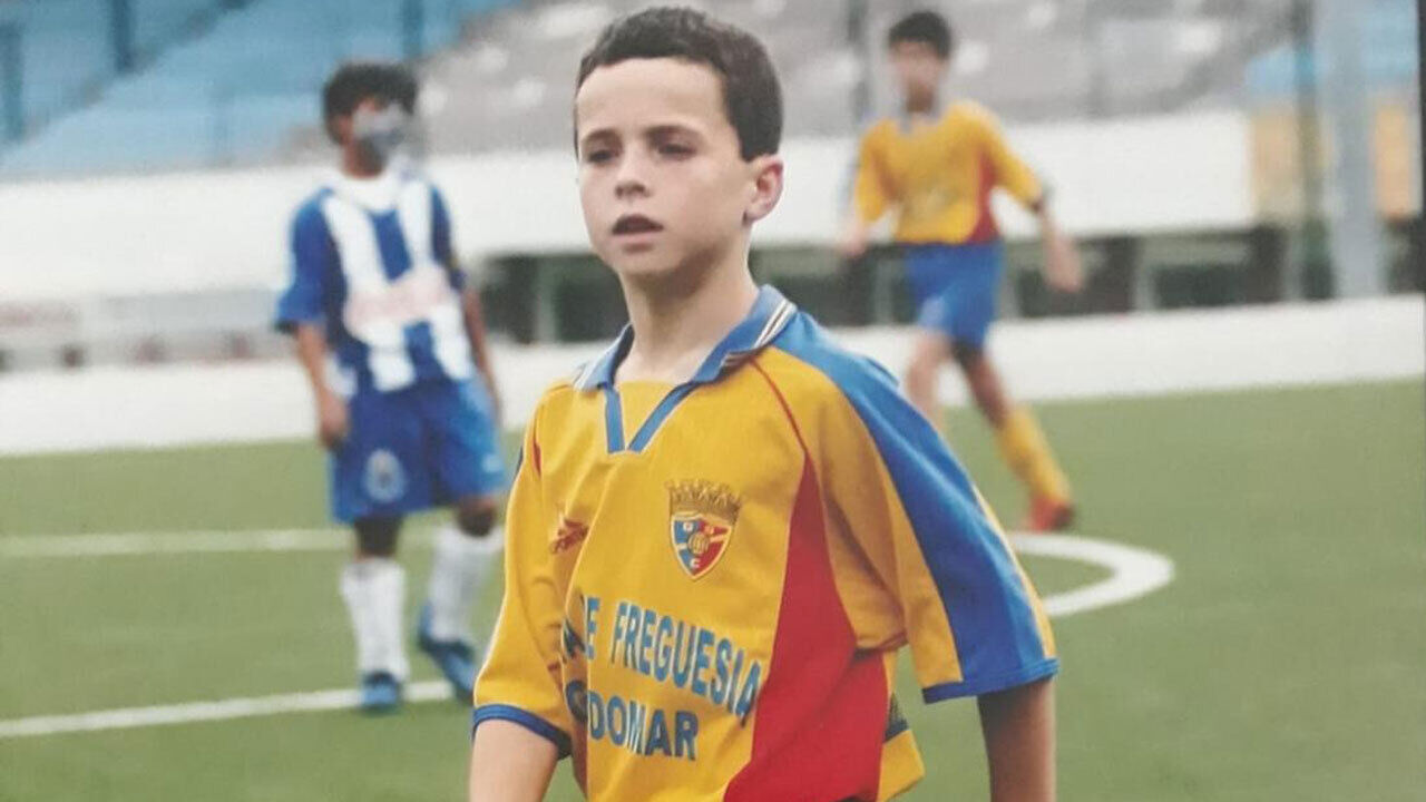 Diogo Jota numa equipa de formação do Gondomar