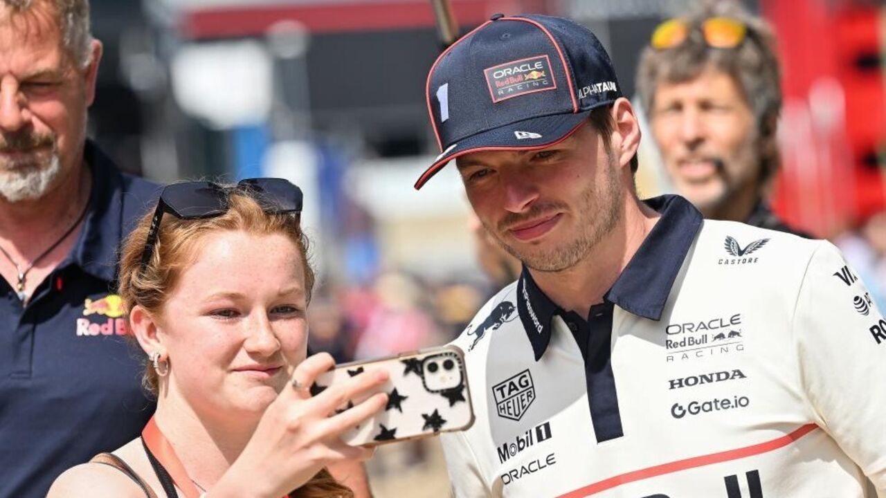 Verstappen afasta rumores de mudança para a Mercedes no GP da Grã-Bretanha