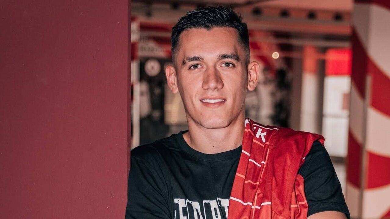 Sotiris cedido ao Fortuna com opção de compra