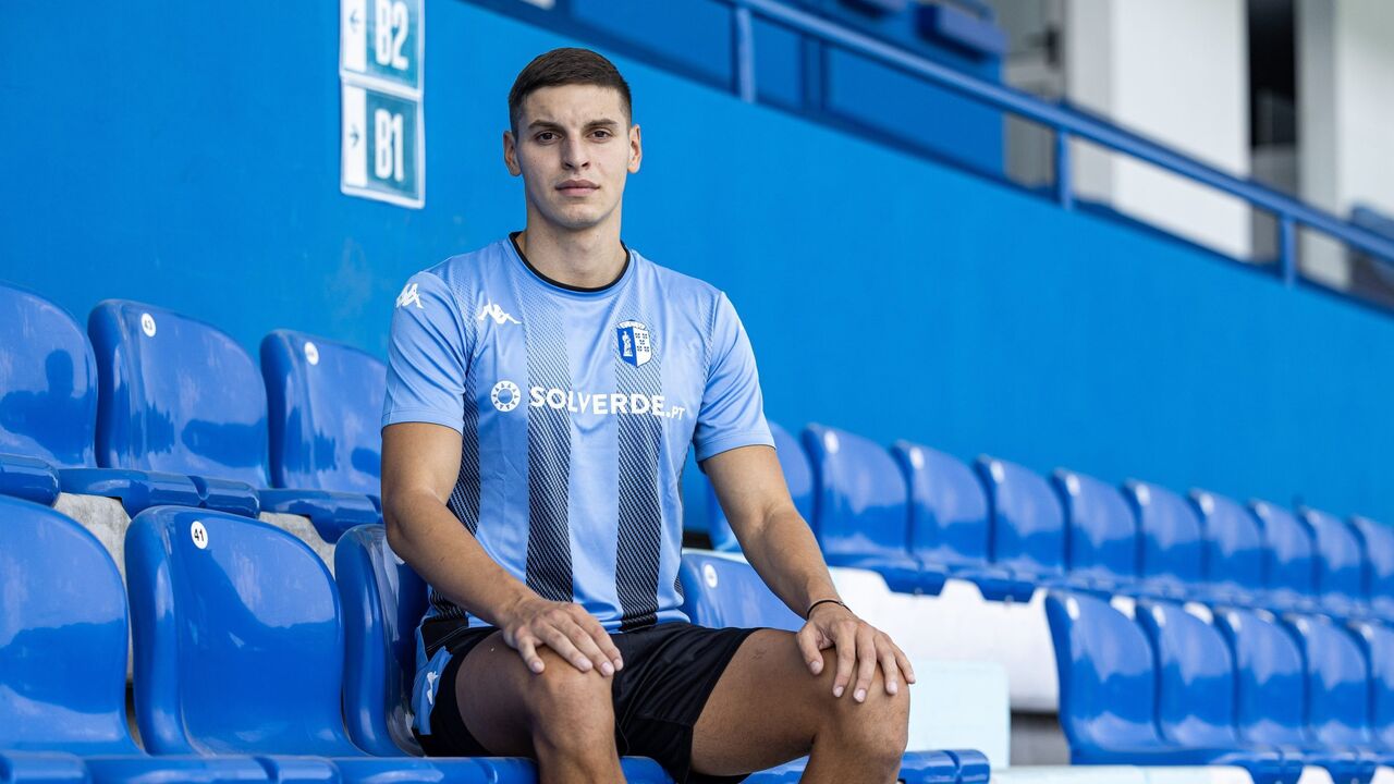 Stefan Obradovic assina pelo Vizela até 2027