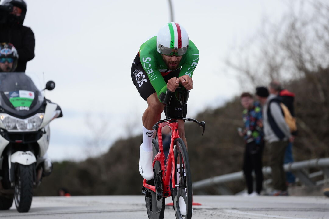 Filippo Ganna abandona o Tour após queda na primeira etapa