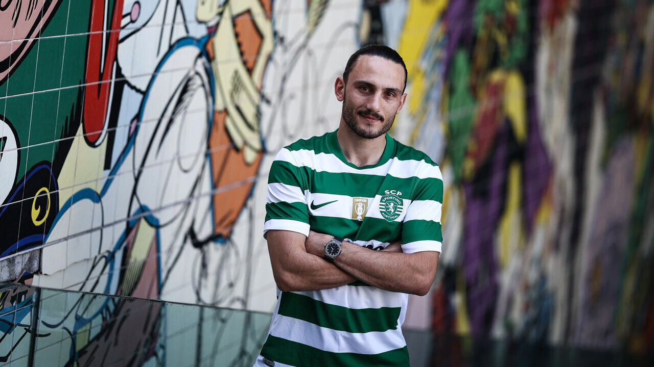 Kochorashvili com a nova camisola do Sporting