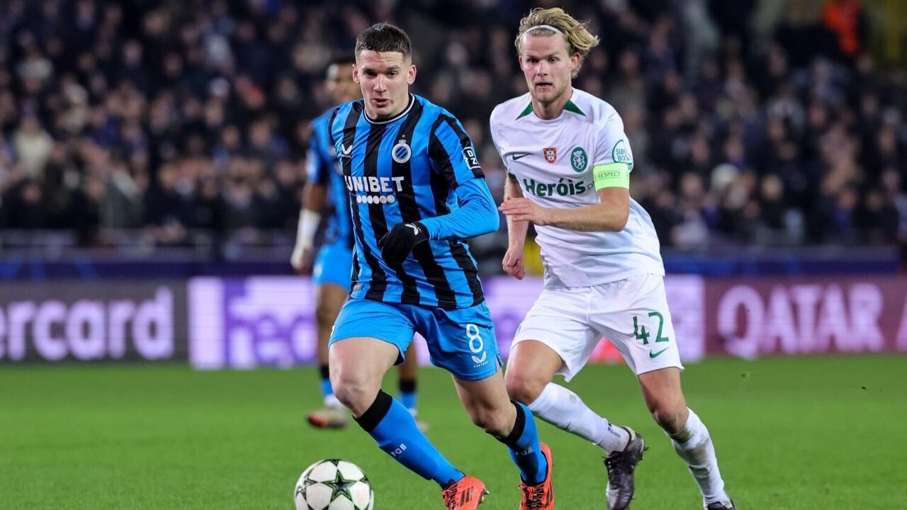 Sporting interessado em Tzolis, extremo do Club Brugge, para reforçar o ataque
