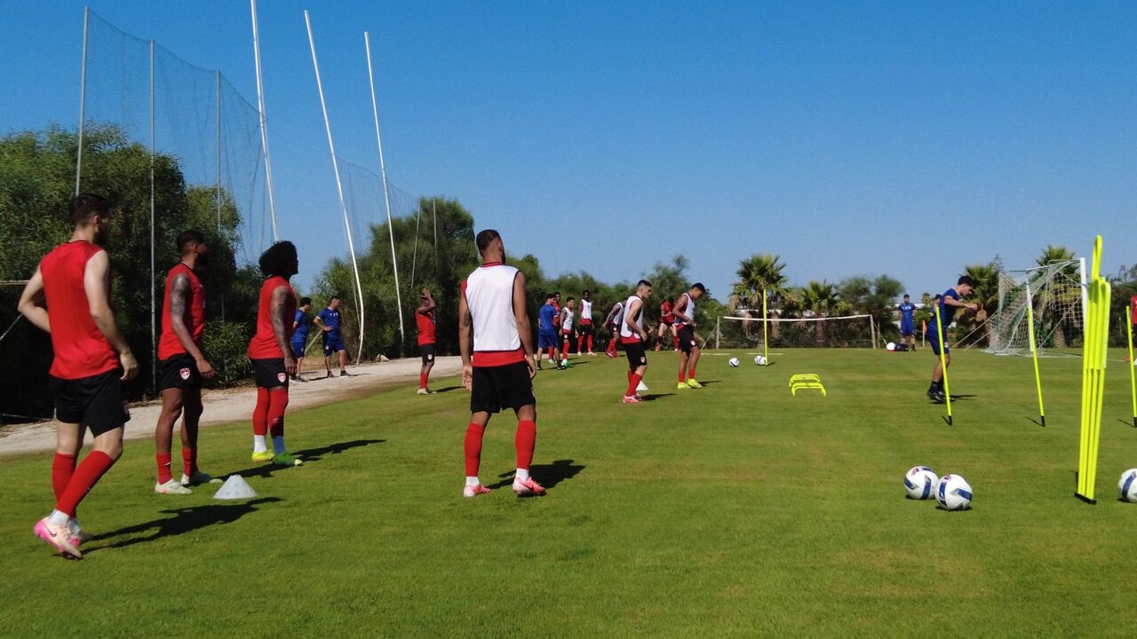 Santa Clara prepara época com jogos particulares no Algarve