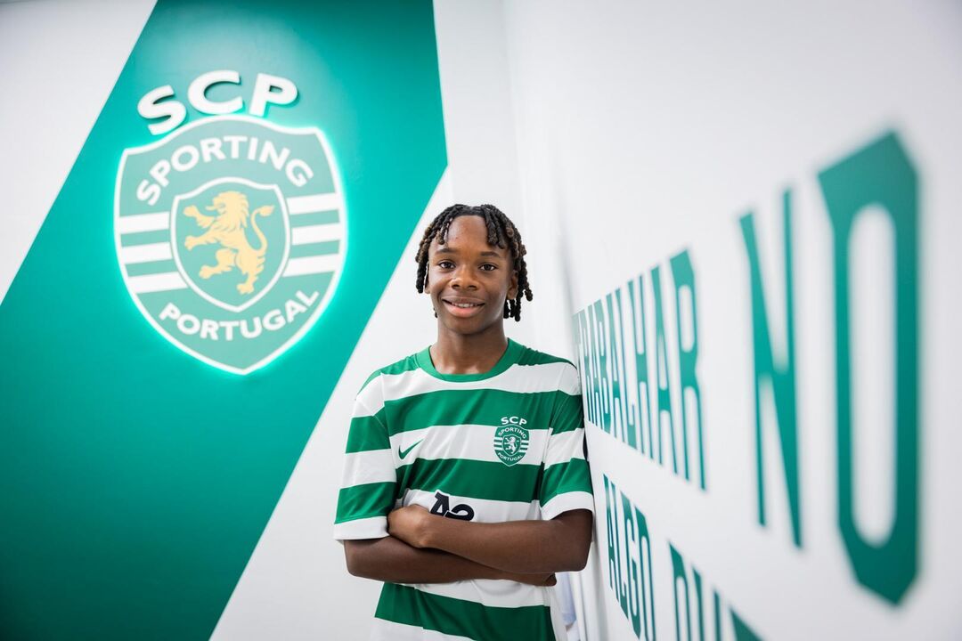 David Almeida, jovem de 16 anos, assina pelo Sporting vindo do Estoril