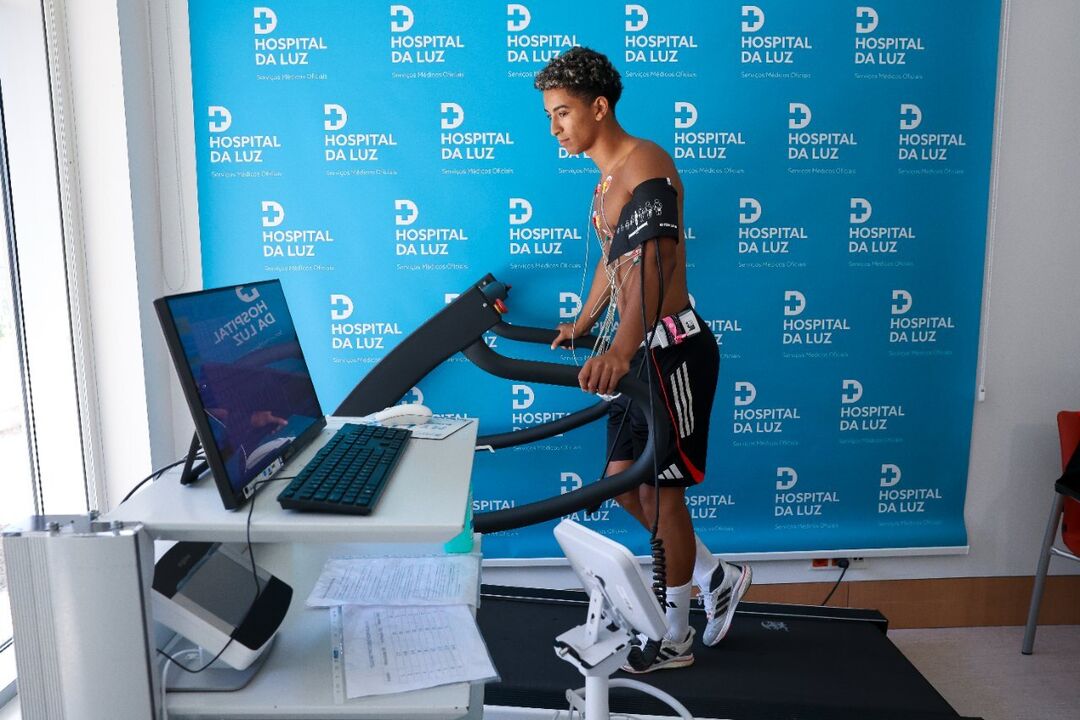 Atleta realiza teste de esforço no Hospital da Luz
