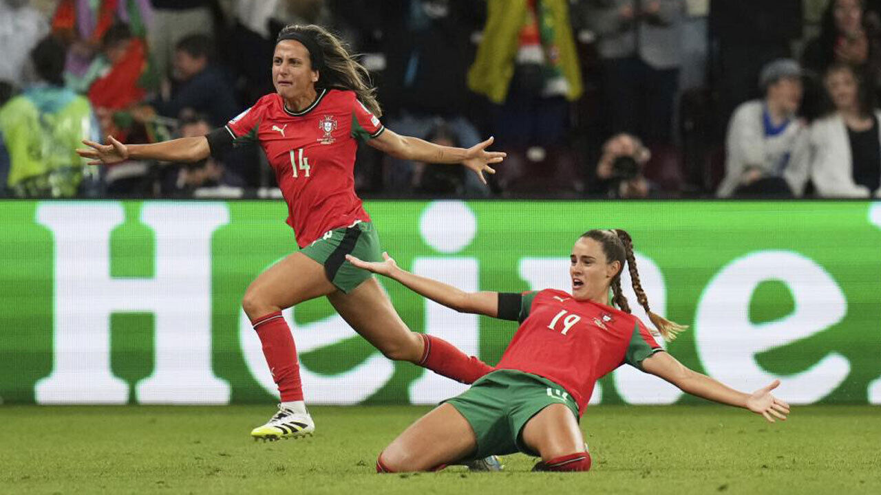 Diana Gomes celebra golo por Portugal contra a Itália