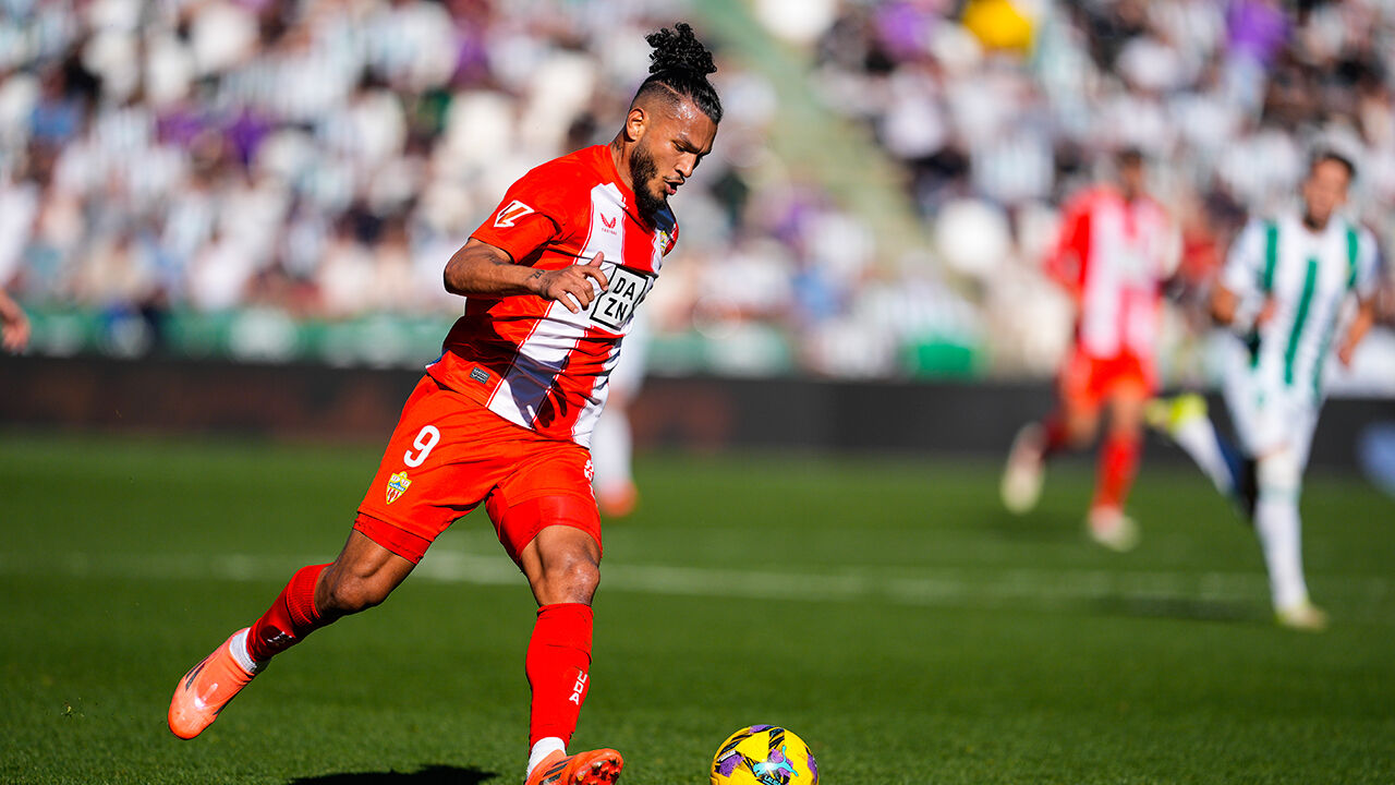 Luis Suárez, alvo do Sporting, avaliado em 25 milhões pelo Almería