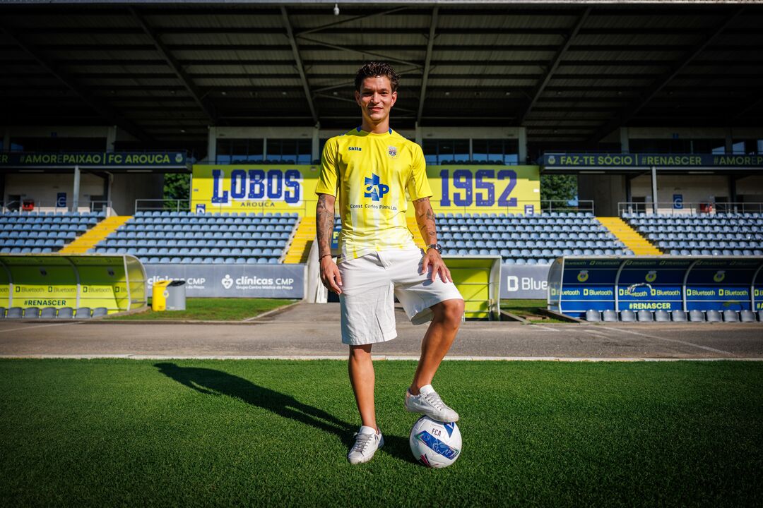 Arnau Solà assina pelo Arouca até 2028