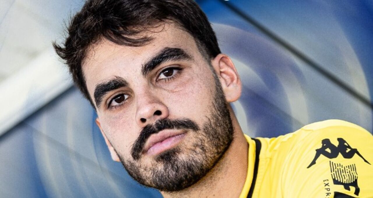 Pedro Souza assina pelo Vizela até 2026