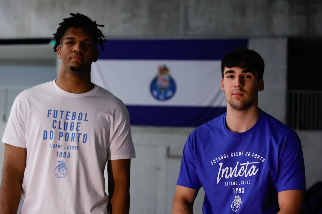 Vasco Costa e Jesús Hurtado regressam ao FC Porto após empréstimo