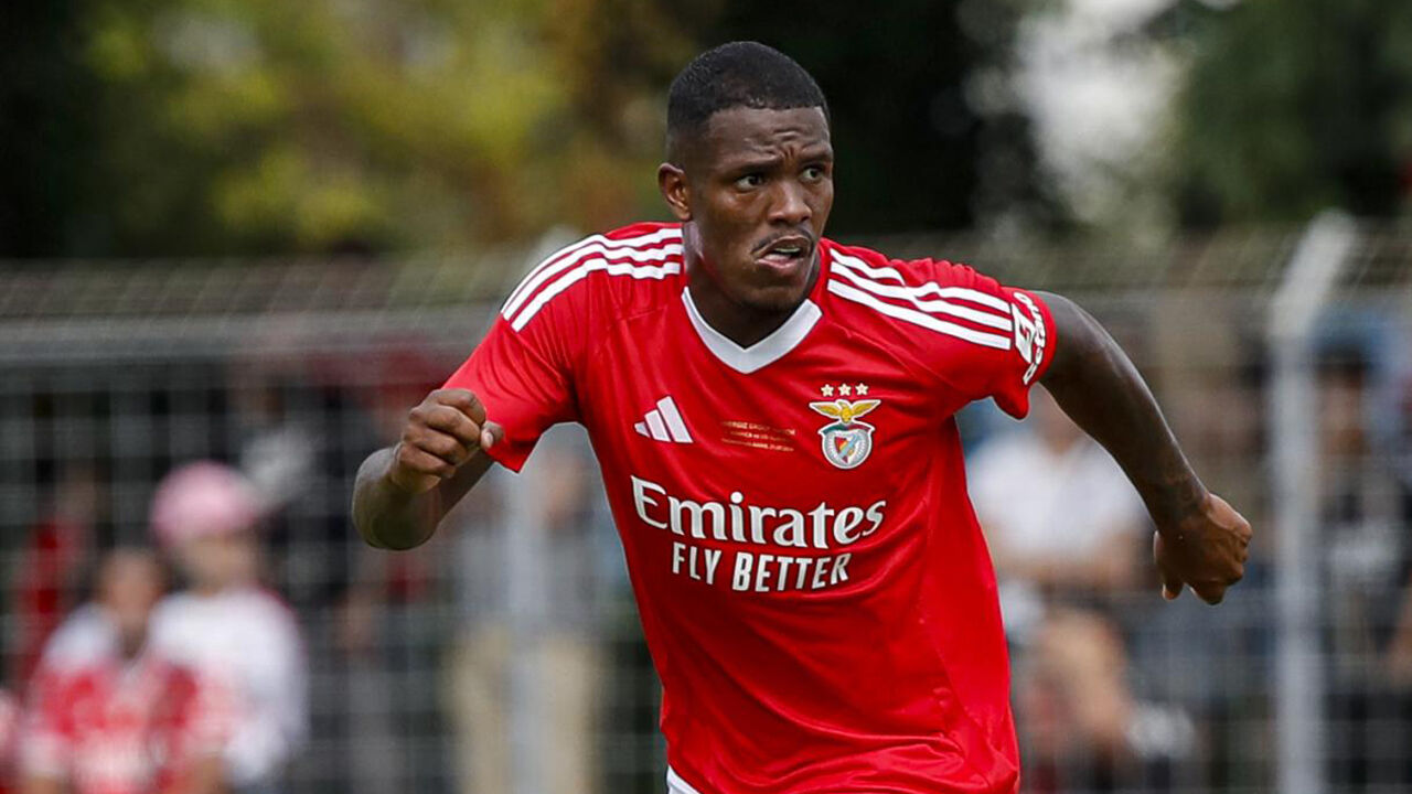 Gustavo Marques, central do Benfica, reforça o RB Bragantino por empréstimo