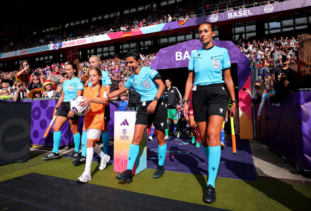 Catarina Campos arbitra jogo do Europeu feminino na Suíça