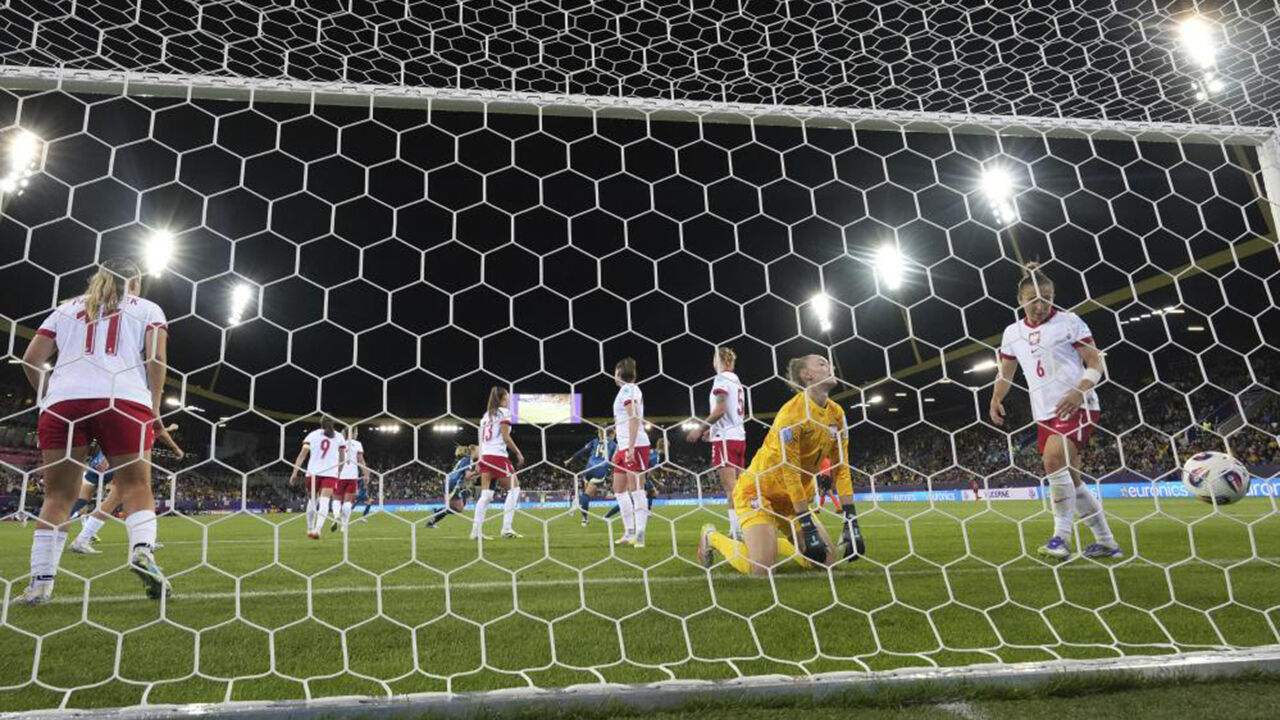 Suécia vence Polónia por 3-0 no Europeu feminino, com golos de Blackstenius, Asllani e Hurtig