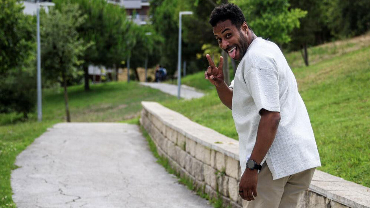 Nelson Évora pondera futuro no mercado imobiliário após despedida do atletismo.
