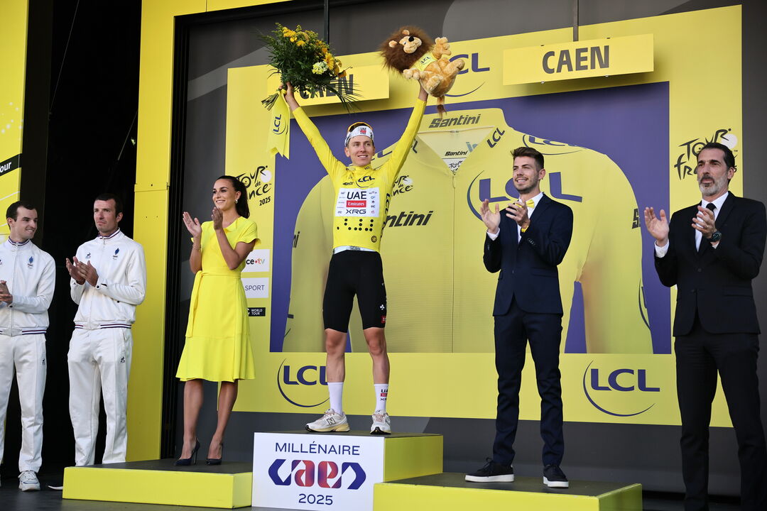 Tadej Pogacar lidera o Tour após etapa em Caen