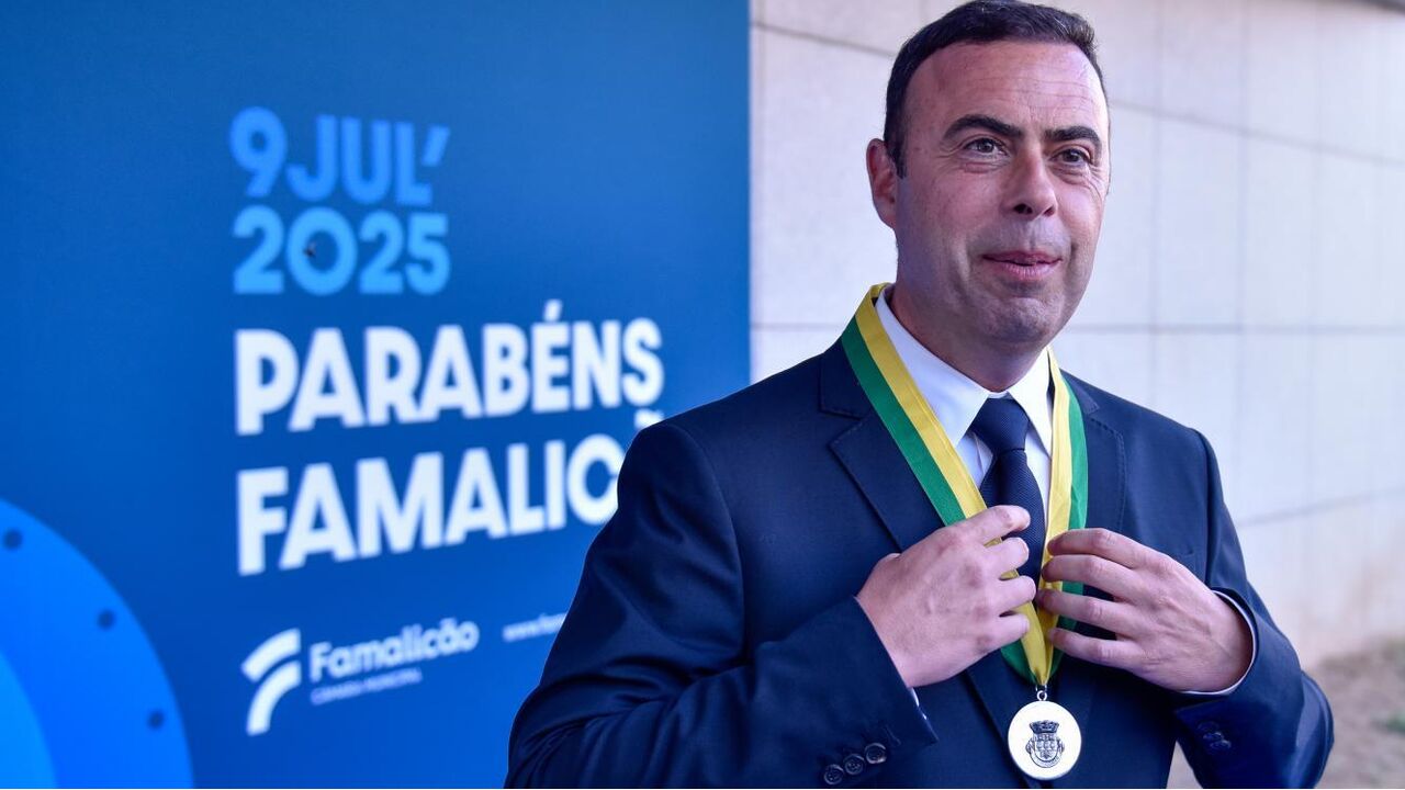 Miguel Ribeiro recebe medalha de mérito desportivo em Famalicão