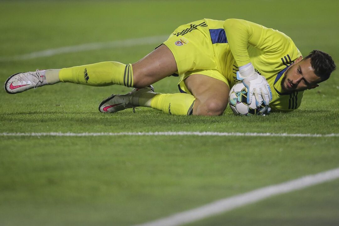 Helton Leite recorda passagem no Benfica e o privilégio de representar o clube