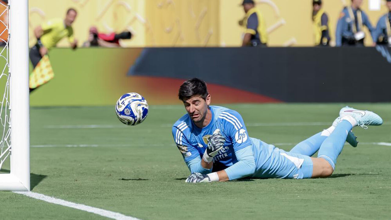 Courtois critica atuação após derrota contra o PSG