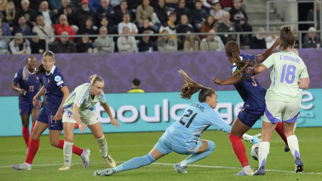 Jogo do Campeonato da Europa feminino: França vence País de Gales por 4-1, em Zurique