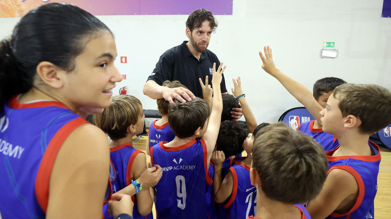 Miguel Queiroz esteve com os mais pequenos em Guifões, na NBA Basketball School