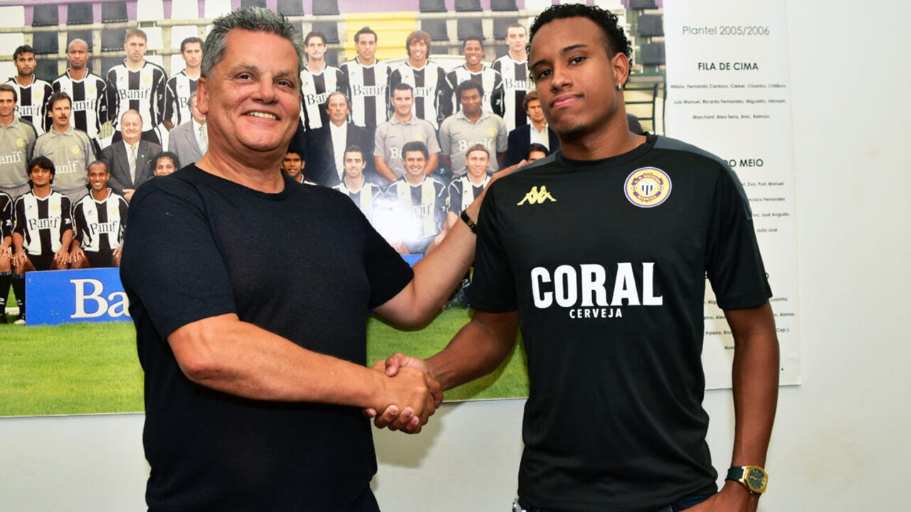 Josué Souza assina contrato com o Nacional até 2030