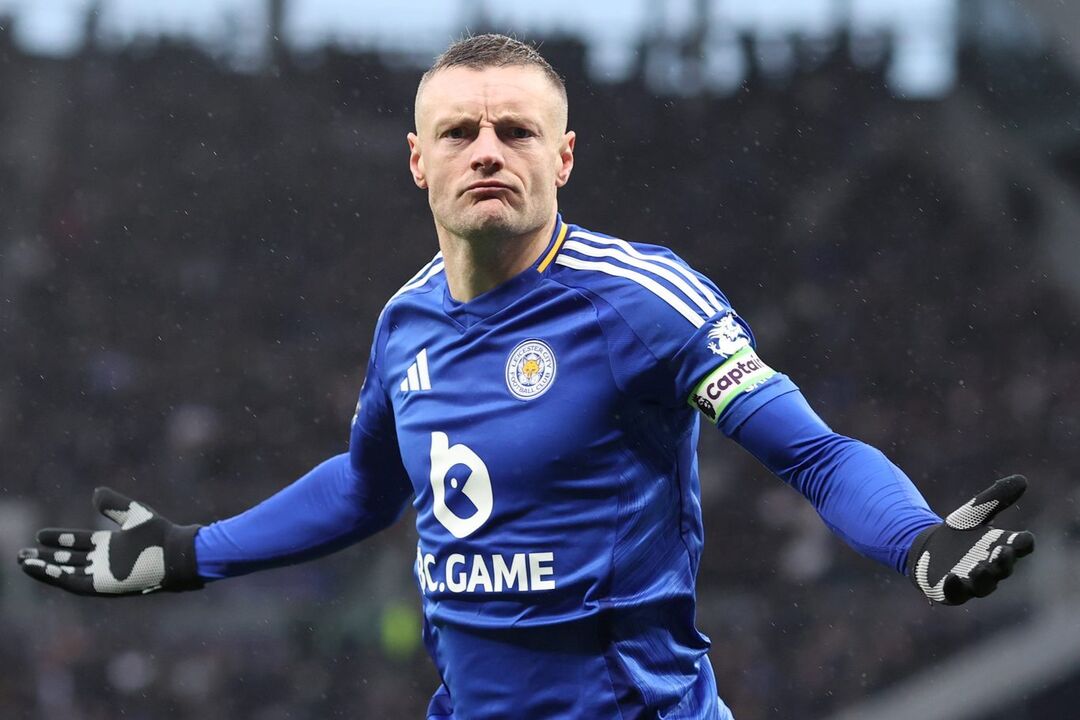 Vardy pondera opções entre Inglaterra e Valência para futuro no futebol