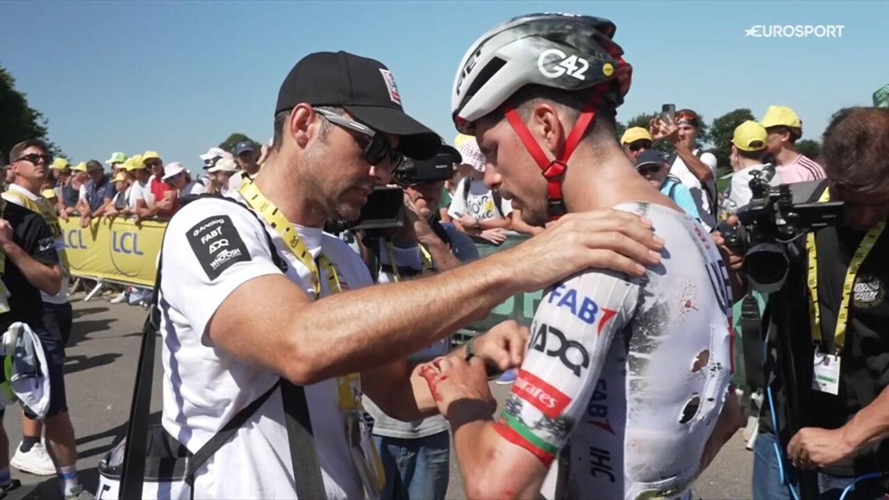 João Almeida sofre queda na etapa do Tour, mas continua. Pogacar vence
