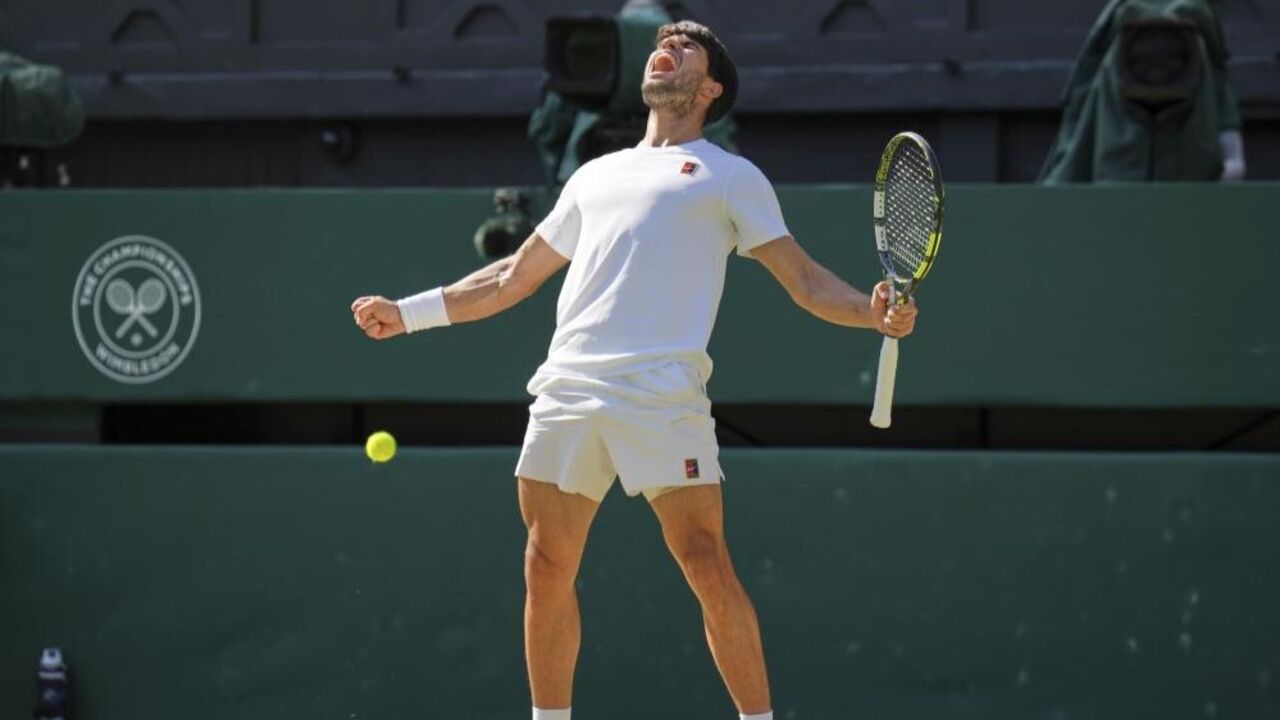 Carlos Alcaraz vence Taylor Fritz e está na final de Wimbledon