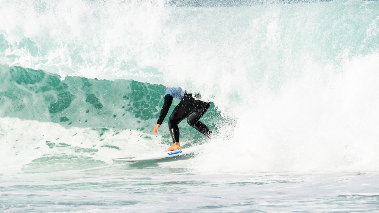 Kika Veselko compete no Open J-Bay, África do Sul