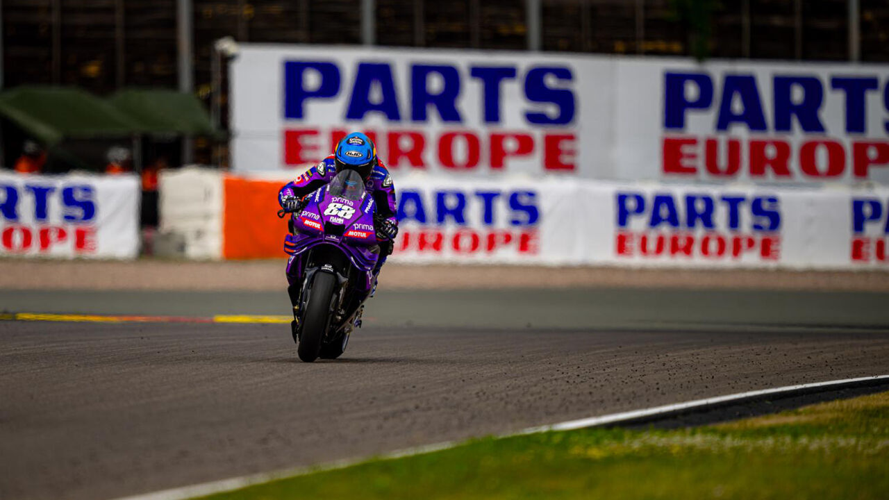 Miguel Oliveira em ação na Alemanha