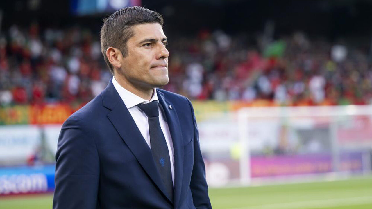 Francisco Neto continuará no comando da Seleção Nacional feminina