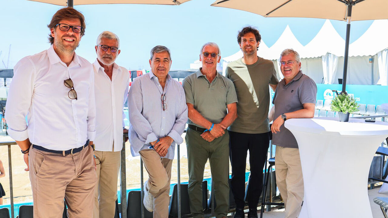 João Sousa visitou o Sand Series de Matosinhos