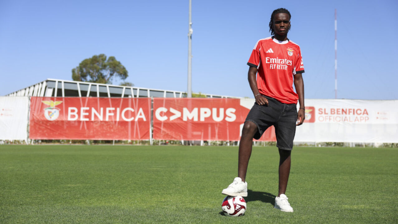 Jair Monteiro renova contrato com o Benfica e sonha com a equipa principal