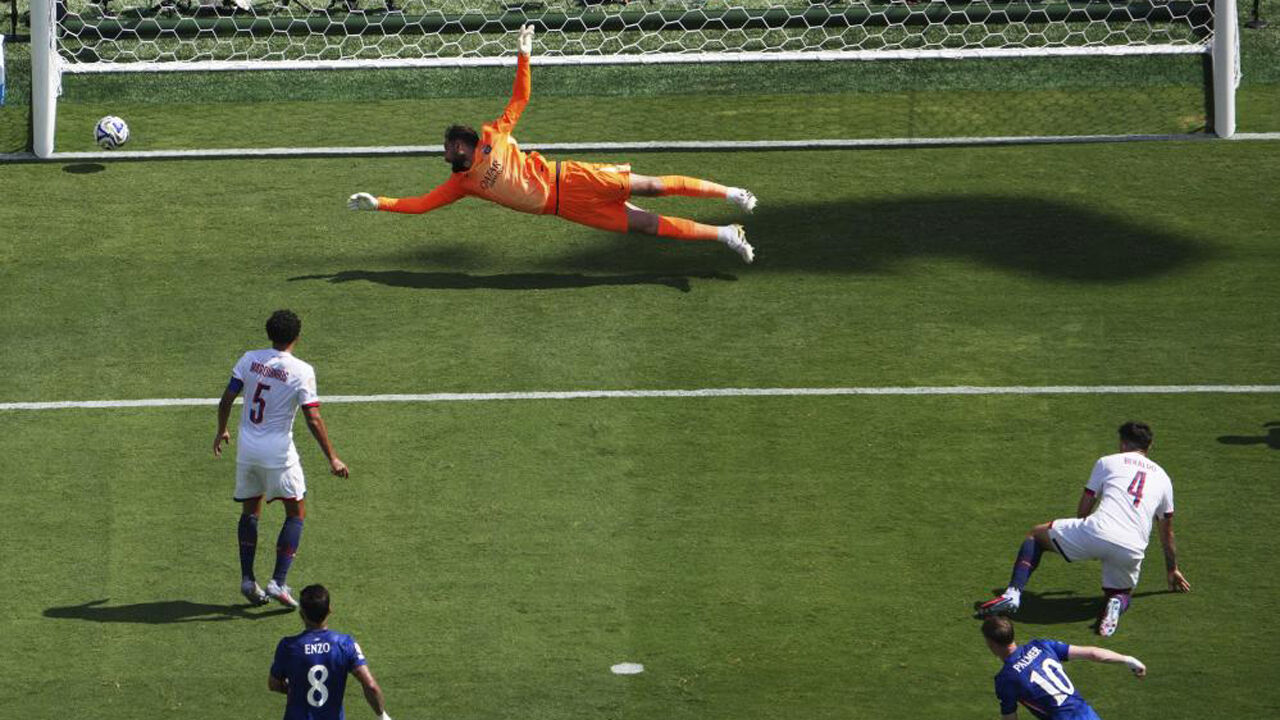 Cole Palmer marca dois golos na final do Mundial de Clubes entre Chelsea e PSG