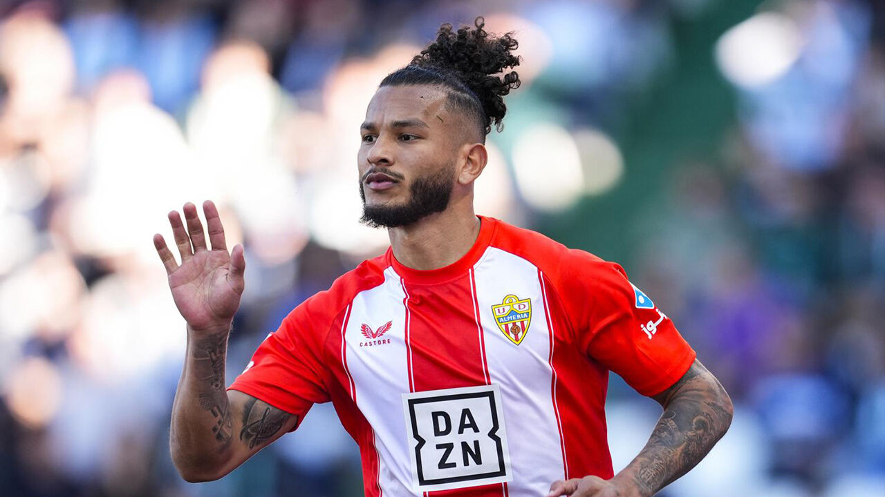 Suárez, jogador do Almería, é alvo do Sporting