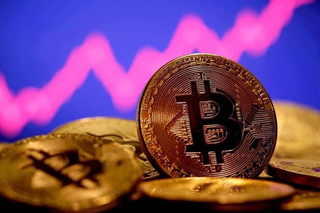 Bitcoin atinge novo máximo histórico, chegando aos 123 mil dólares