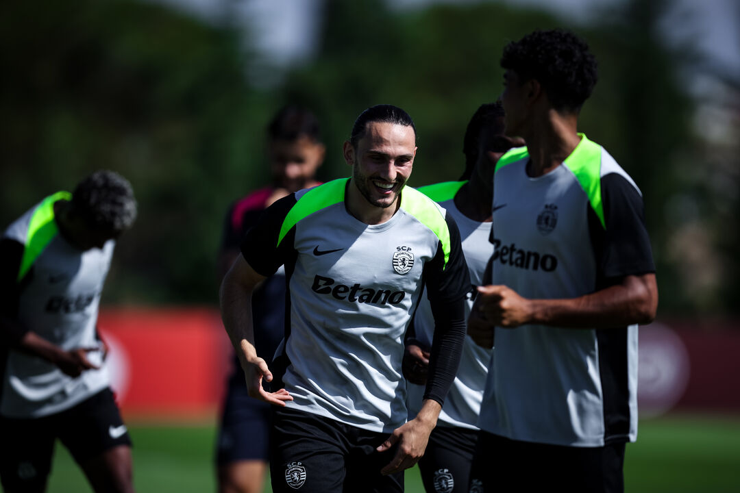 Giorgi Kochorashvili adapta-se ao Sporting em Lagos e quer ajudar a equipa a vencer