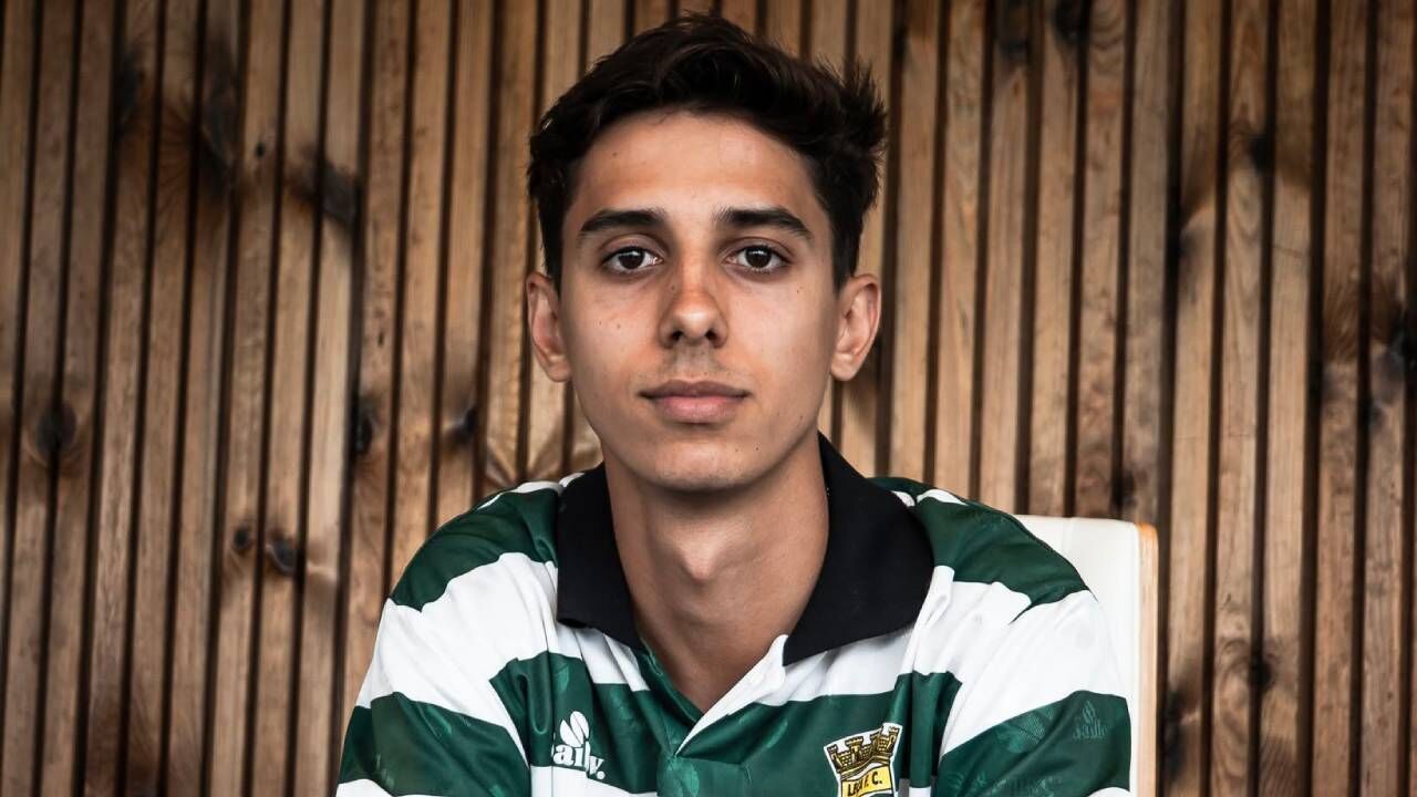 Bernardo Mesquita reforça ataque do Leça