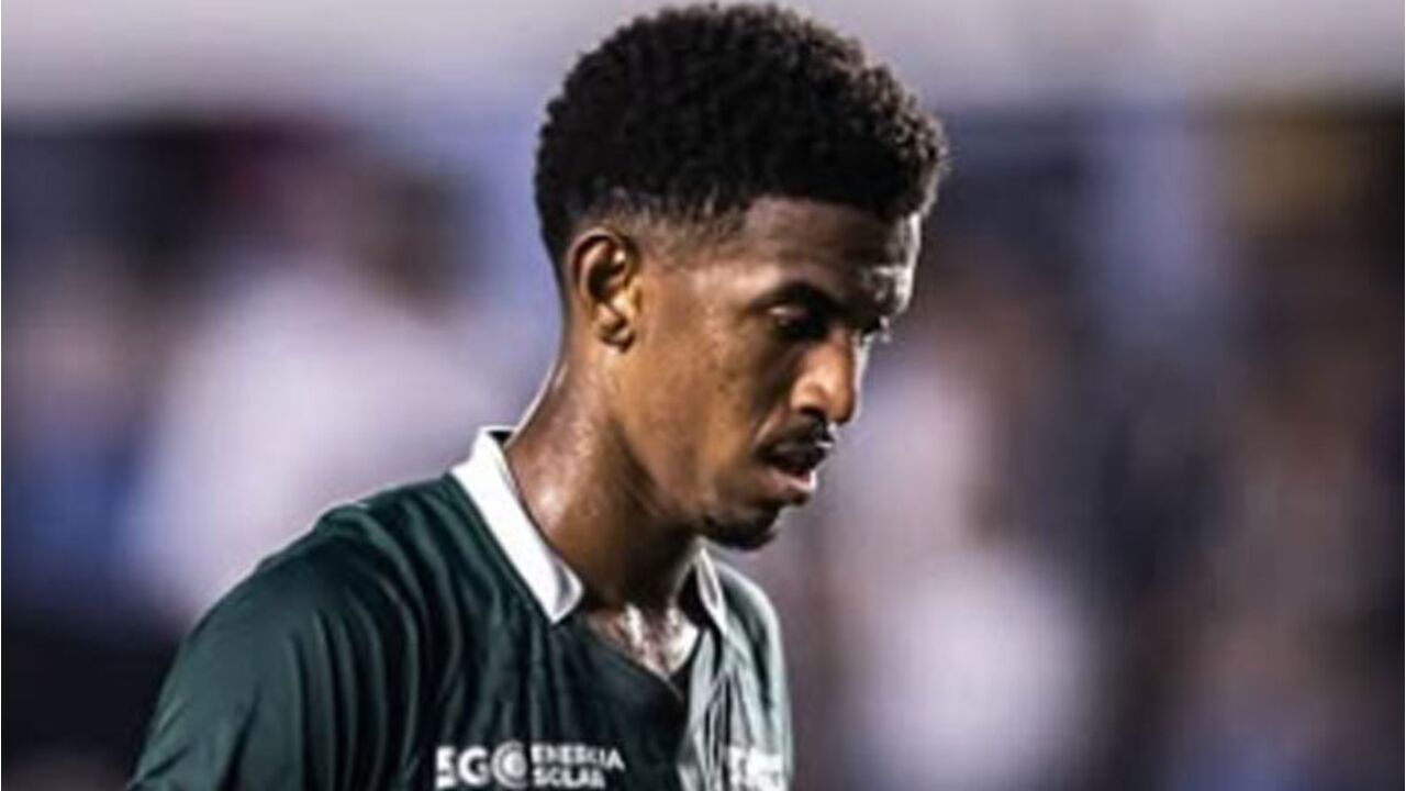 Douglas Borel reforça a UD Oliveirense. Lateral direito chega do Santa Clara