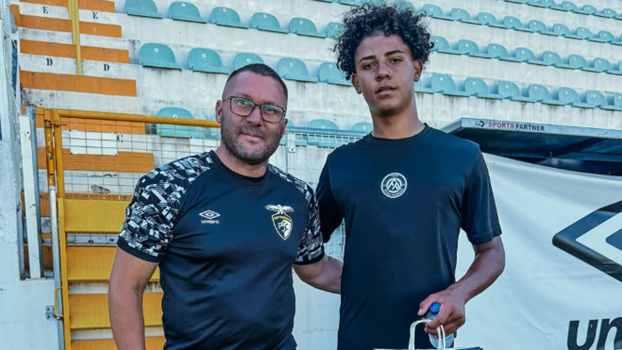 Cristianinho treina no Estádio do Portimonense, um momento de orgulho para o clube