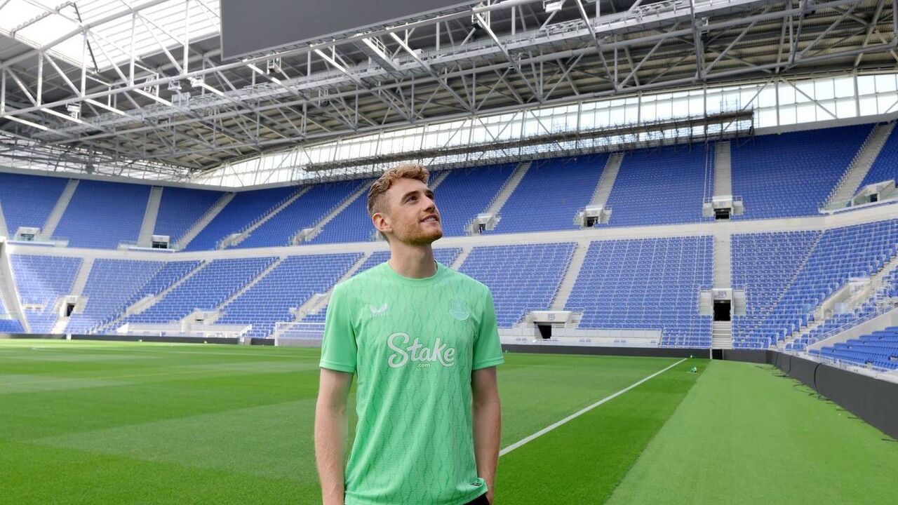 Mark Travers assina pelo Everton por quatro temporadas