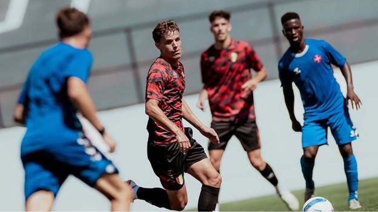 E. Amadora e Belenenses enfrentaram-se no Estádio José Gomes