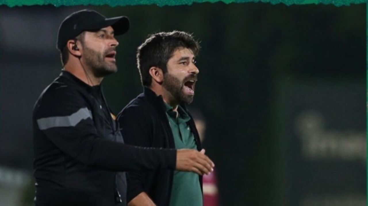 Nuno Silva com Luís Freire junto ao banco do Rio Ave