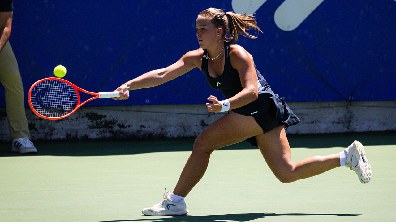 Angelina Voloshchuk qualifica-se para os quartos de final do Porto Open após vitória sobre Hina Inoue.
