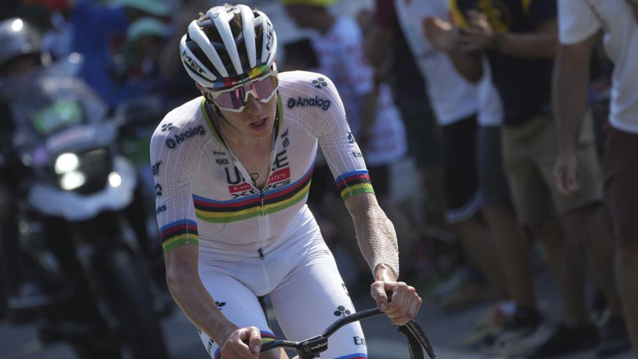 Pogacar vence etapa em Hautacam no Tour, aumentando vantagem sobre Vingegaard e Evenepoel