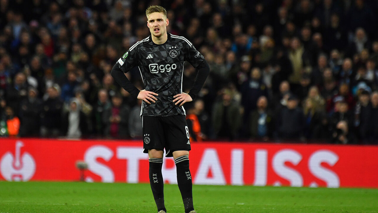 Kenneth Taylor, jogador do Ajax, rejeita proposta do FC Porto