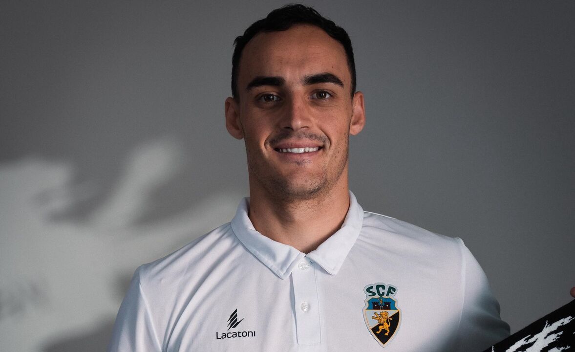 Toni Herrero reforça o Farense por duas épocas