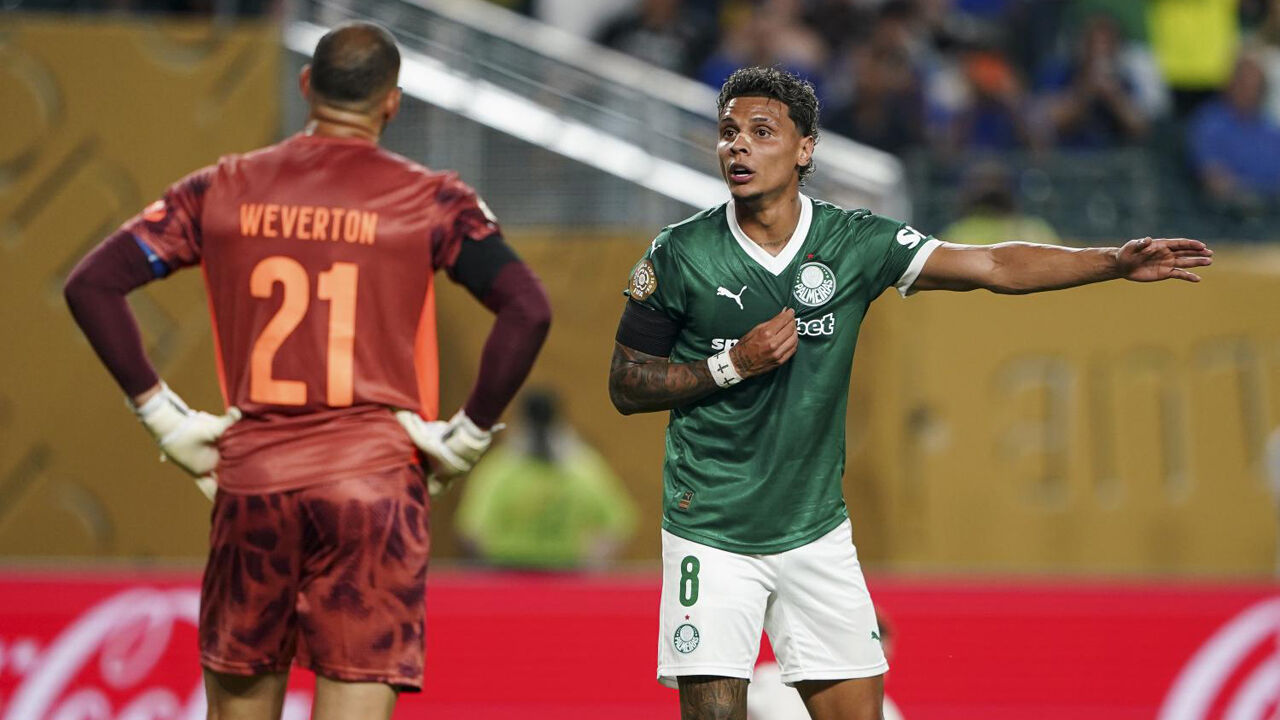 Richard Ríos em ação pelo Palmeiras